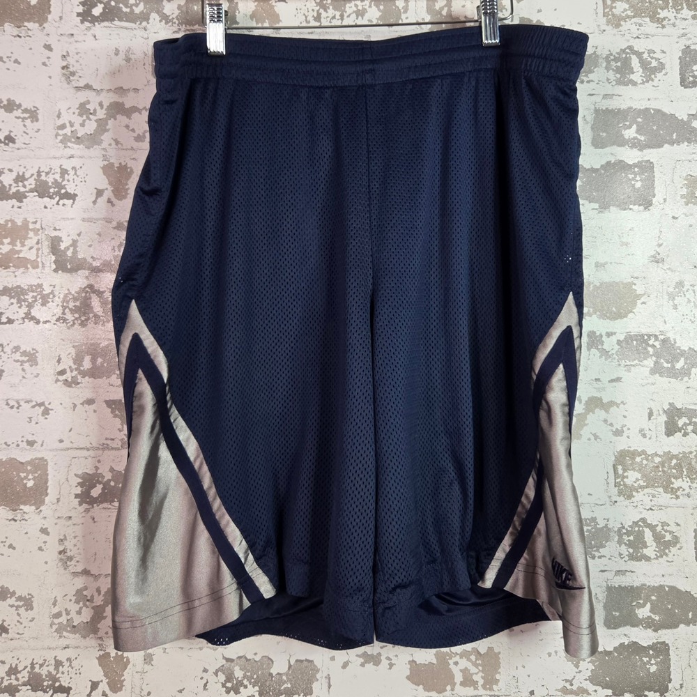 Nike Basketball Shorts Mens XL Navy Blue Silver Mesh Athletic Gym Sporty Retro